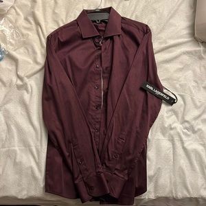 Maroon color. Cool square buttons. Beautiful fit.